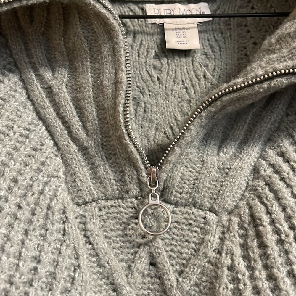 Gray ruby moon Cable Knit Sweater - Picture 4 of 5